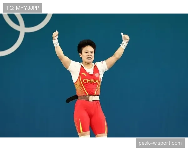 侯志慧赛前吃香蕉被拍,网友:这姐拿金牌比我们吃早餐还轻松 侯志慧赛前吃香蕉被拍,网友:这姐拿金牌比我们吃早餐还轻松
